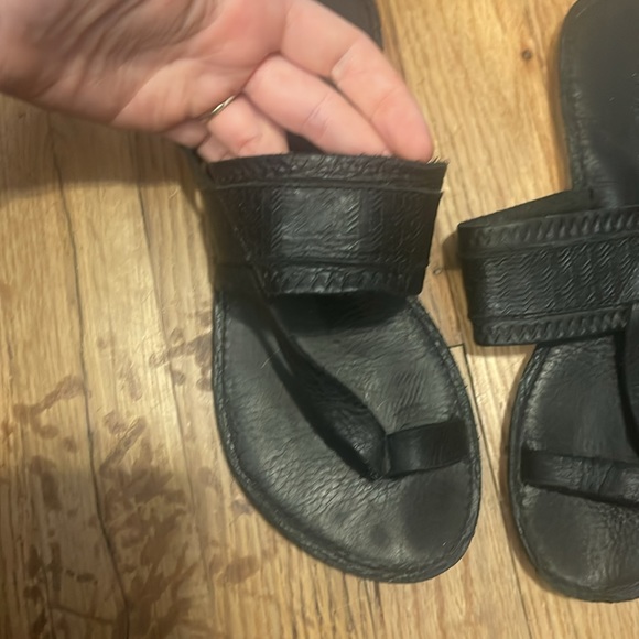 TOMS Leather Sandals, Size 7 - Picture 4 of 5